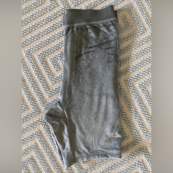 NWT Skims Velour Shorts, Small - Picture 4 of 6